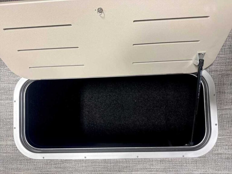 2026 Bennington 22MSB - SPS - Blackout US-ETWS0123L526 [photo 17]